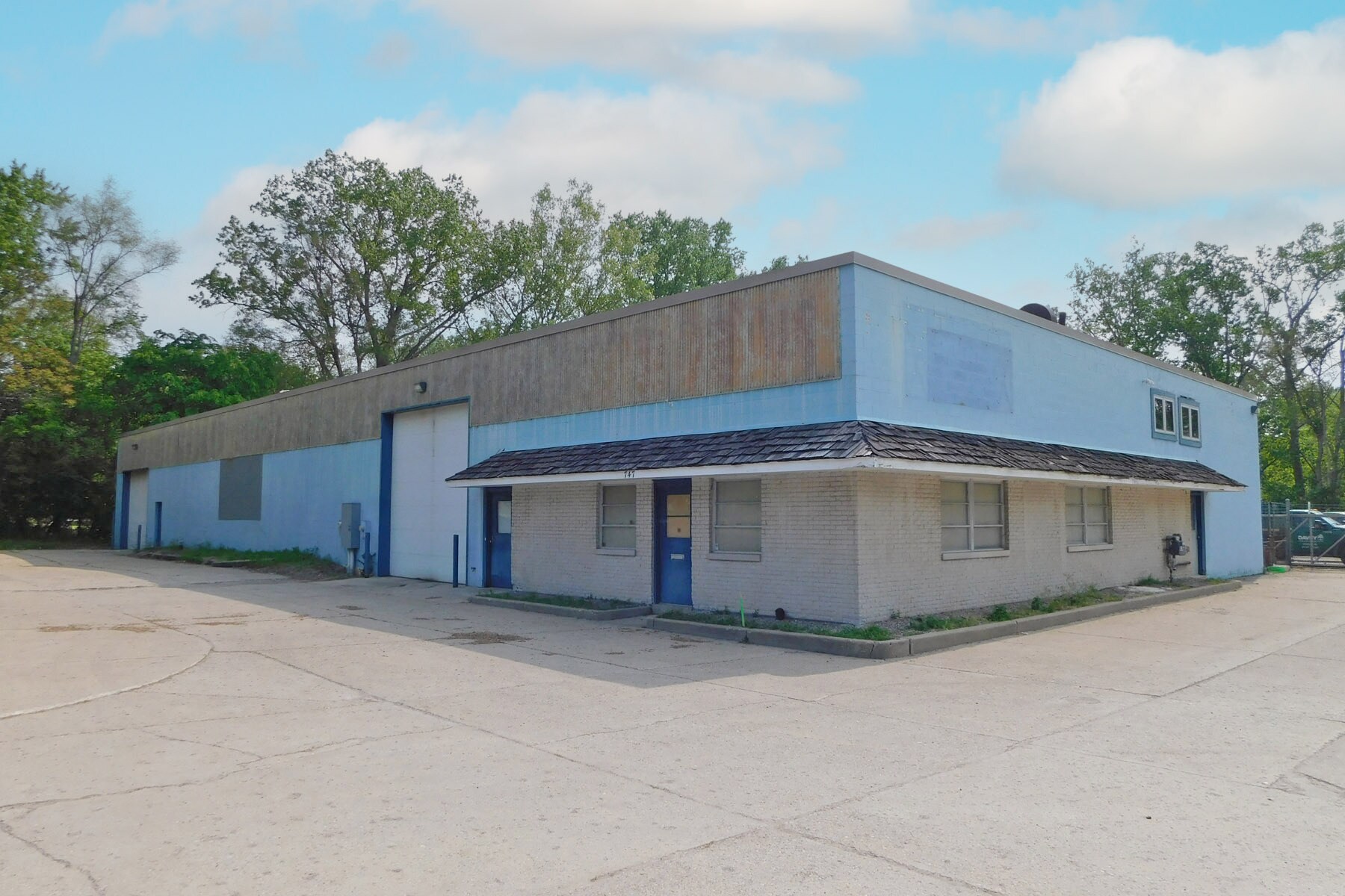 747 Orchard Lake Rd Pontiac, MI 48341 Industrial Property for Sale on