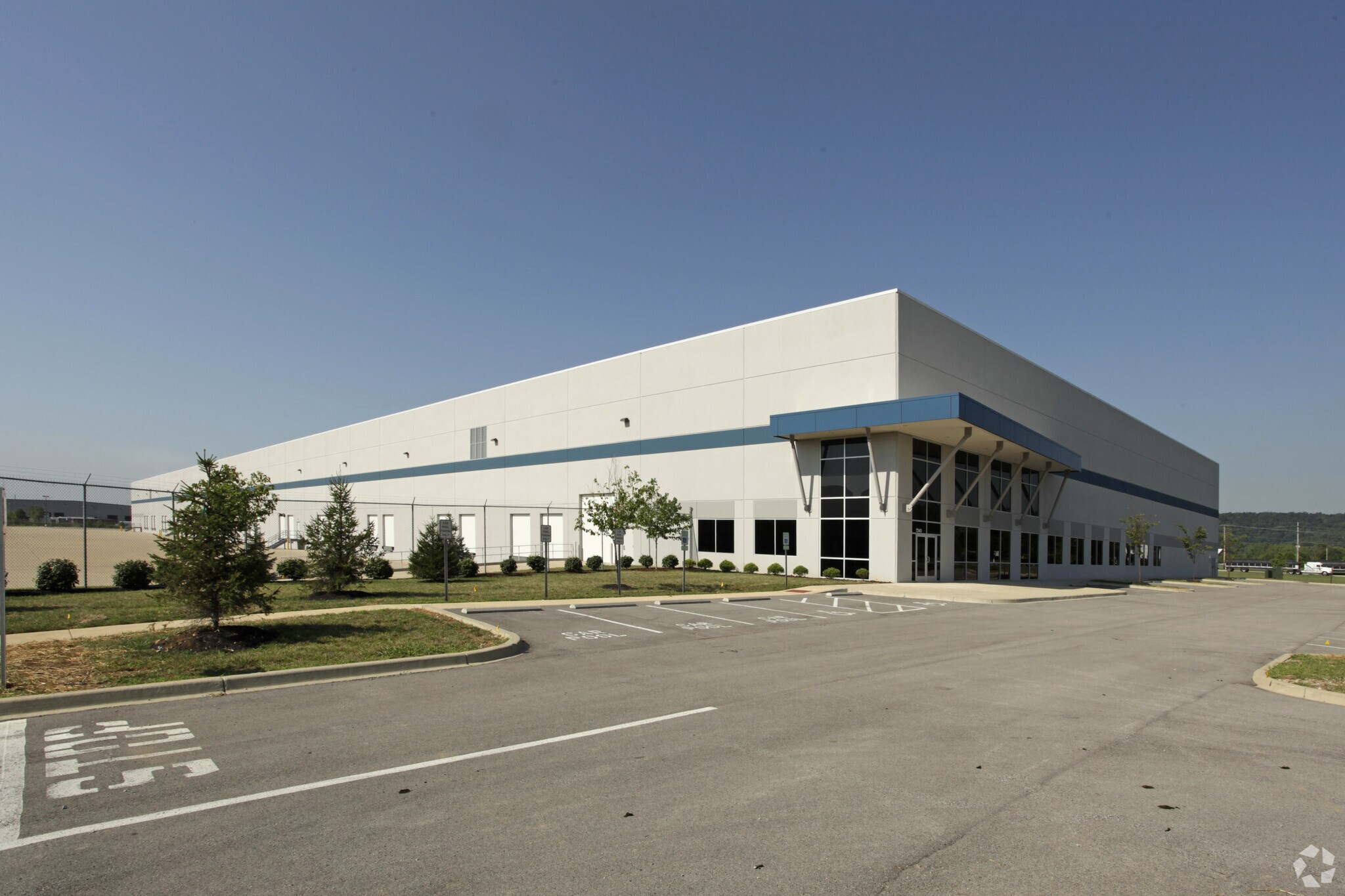 7240 Global Dr, Louisville, KY for Rent