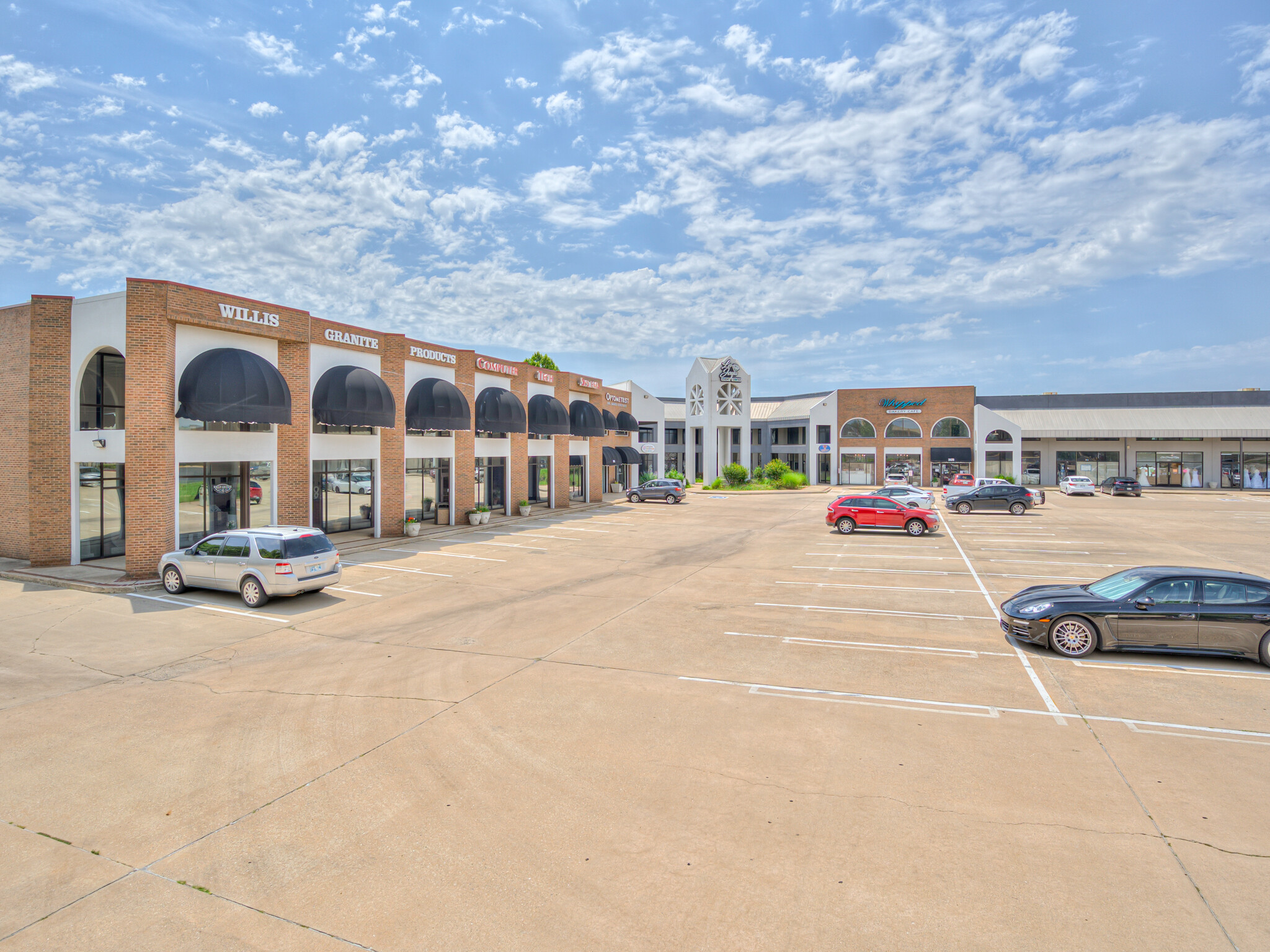 3800-3864 N Macarthur Blvd, Oklahoma City, OK for Rent