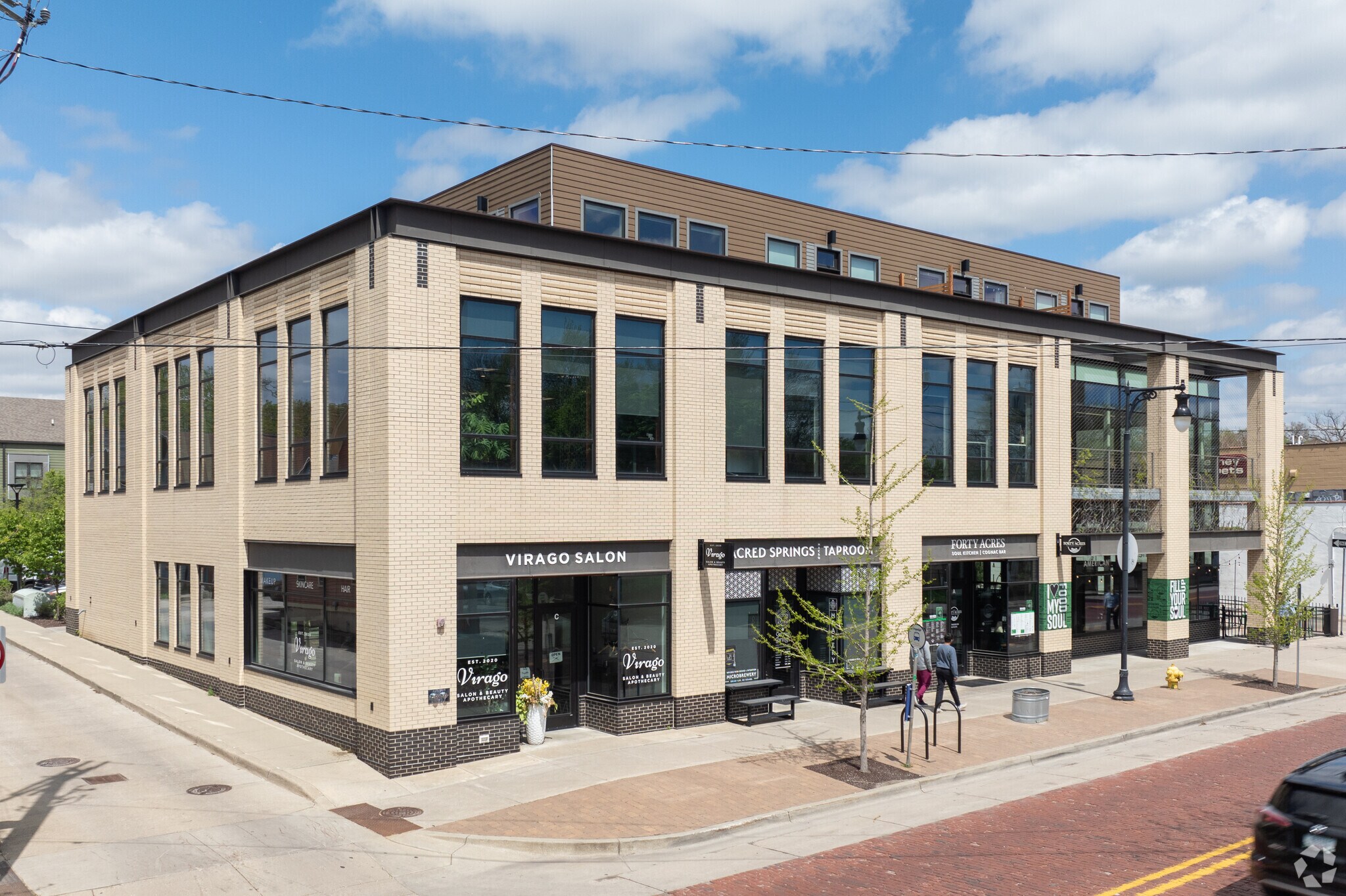 1059 Wealthy St SE, Grand Rapids, MI for Rent