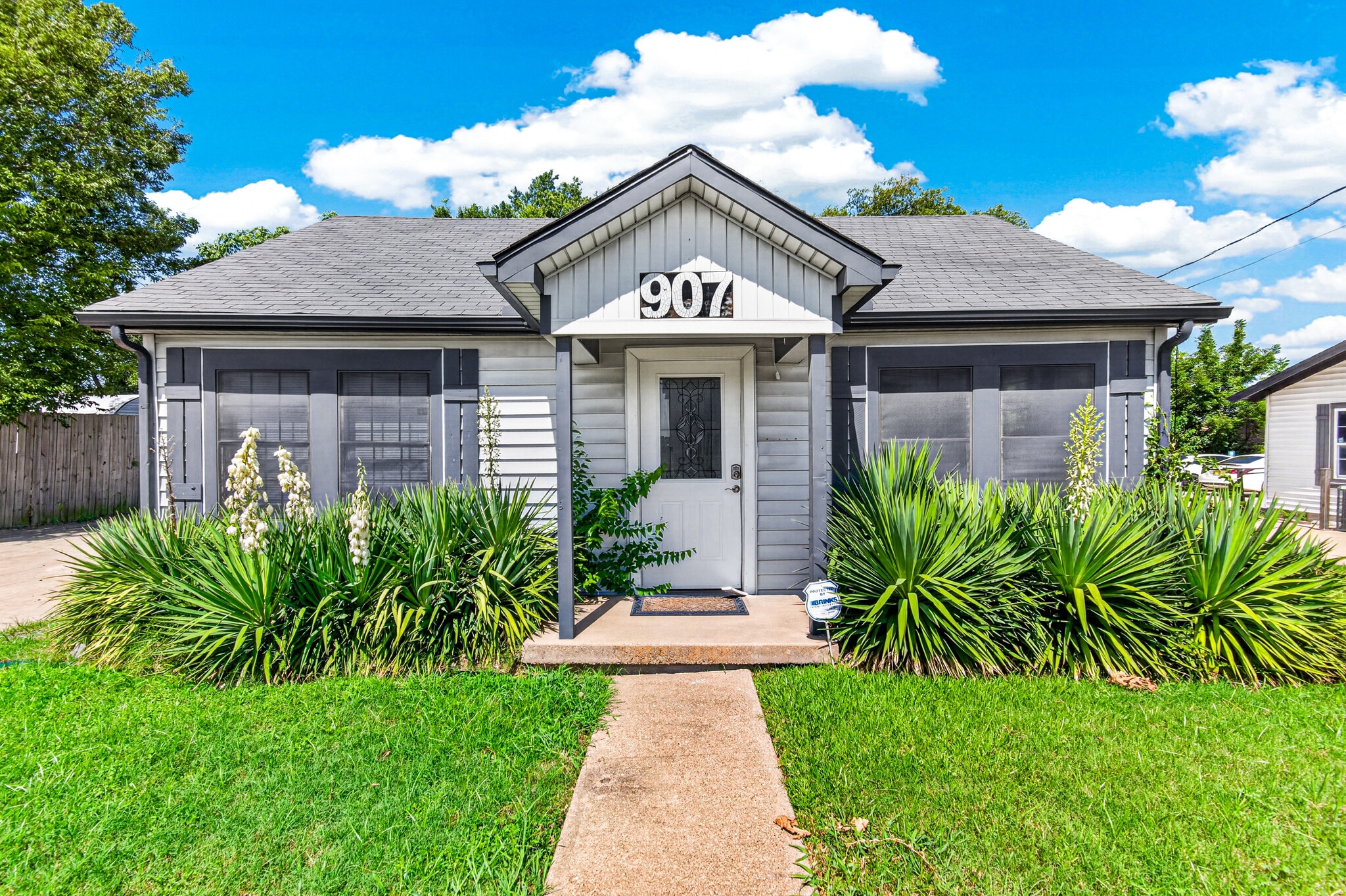 907 N Goliad Rd, Rockwall, TX for Rent