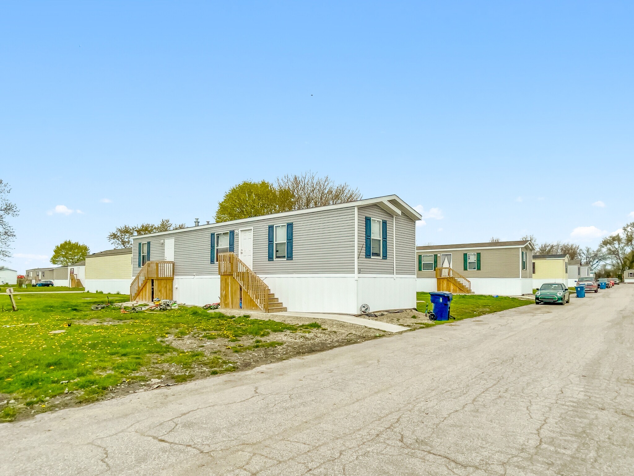 765 S River Rd, Bay City, MI for Sale