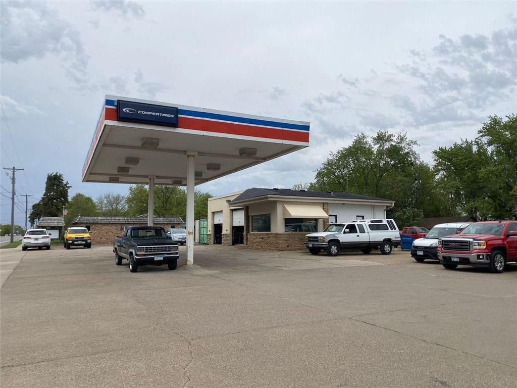 743 Broadway St E, Monticello, MN for Sale