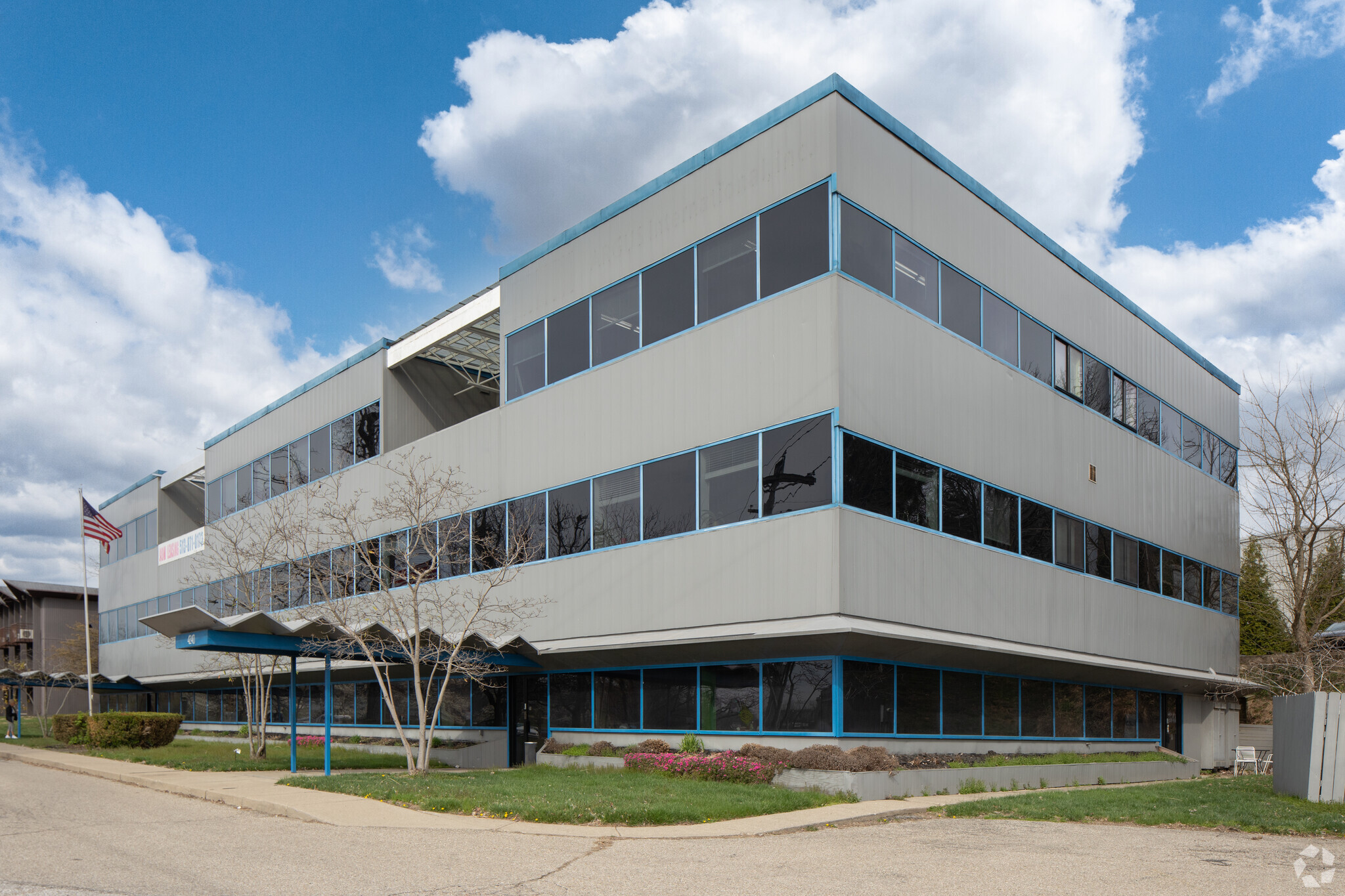 4240 Airport Rd, Cincinnati, OH for Rent