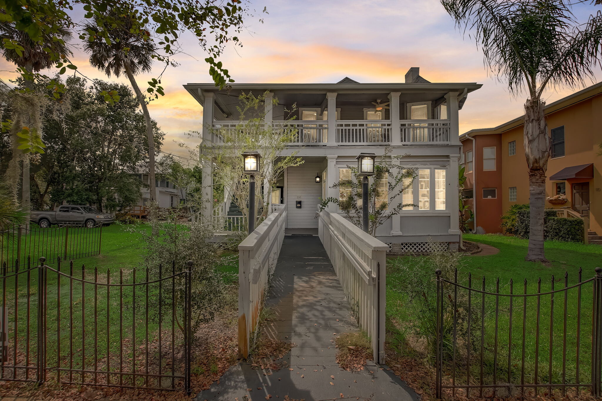 114-118 Live Oak St st, New Smyrna Beach, FL for Rent