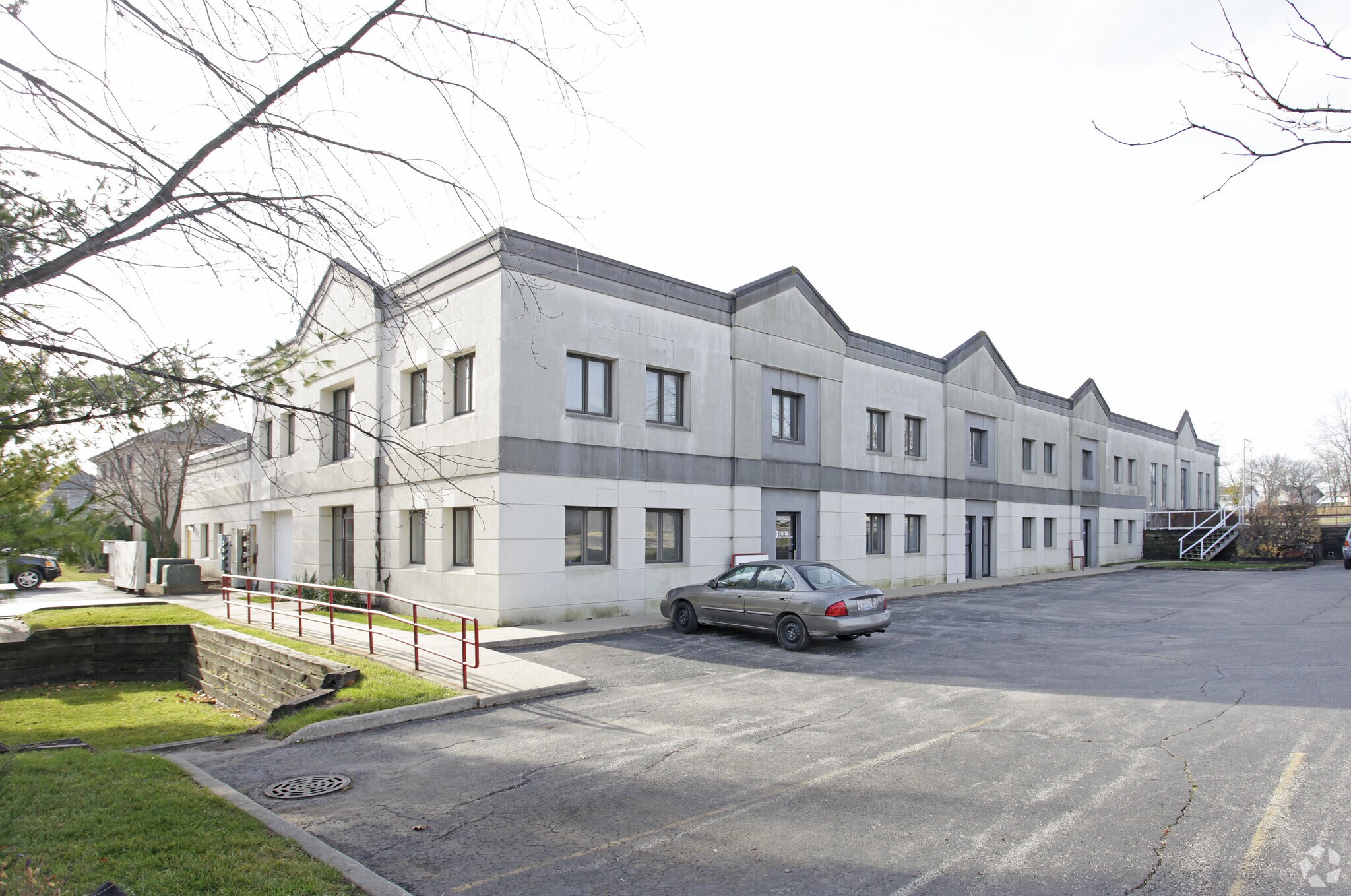 201 209 E Park St, Mundelein, IL for Rent