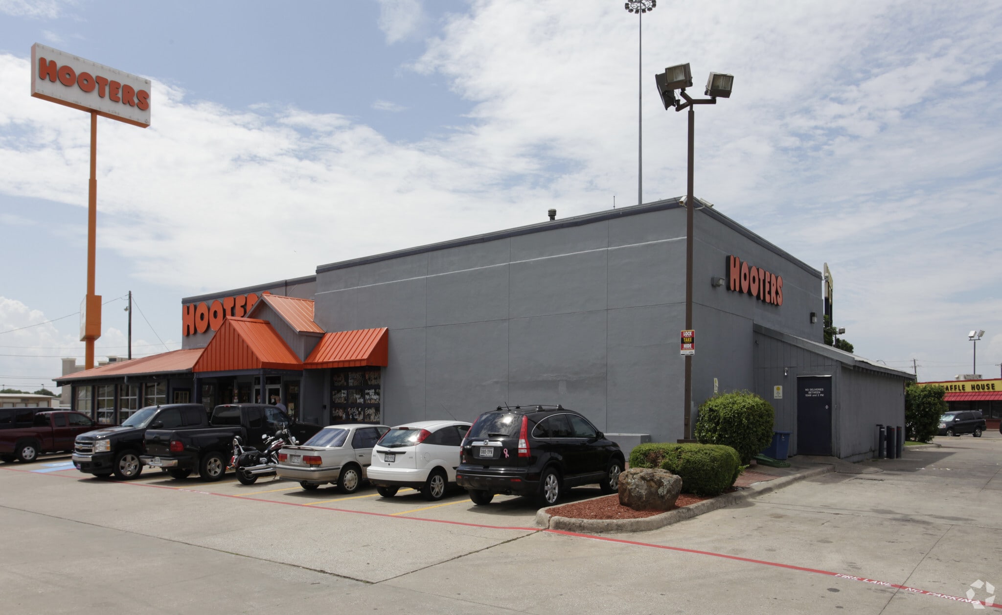 7669 Grapevine Hwy, North Richland Hills, TX for Sale