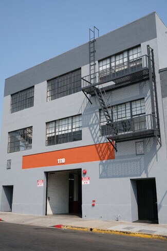 Los Angeles, CA Flex - 1110 N Beachwood Dr