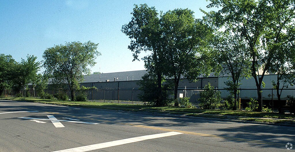 6620 Lonyo St Dearborn, MI 48126 Industrial Property for Sale on