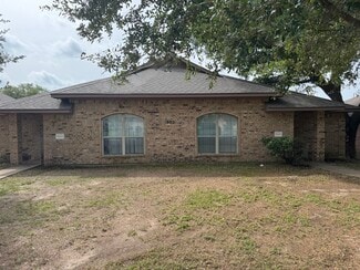College Station, TX Multi-Family - 902 Azalea Ct