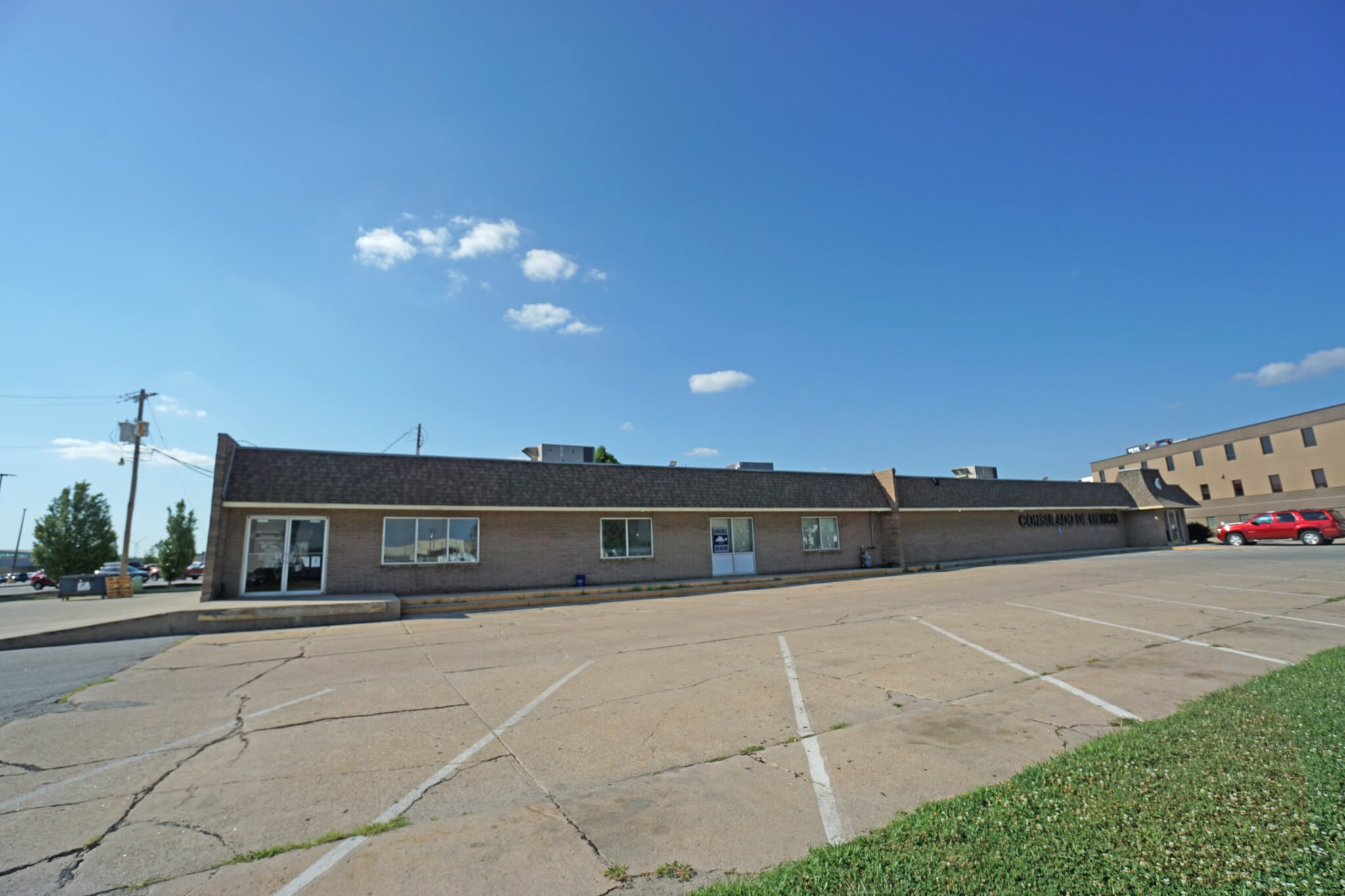 7444 Farnam St, Omaha, NE for Sale