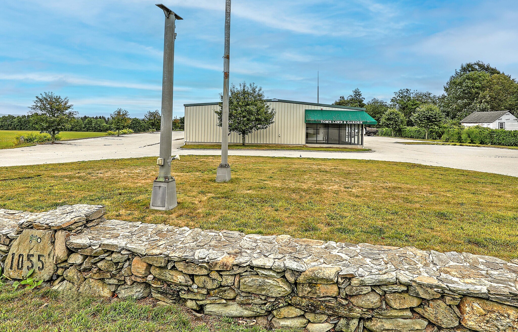 1055 E Main Rd, Portsmouth, RI for Rent