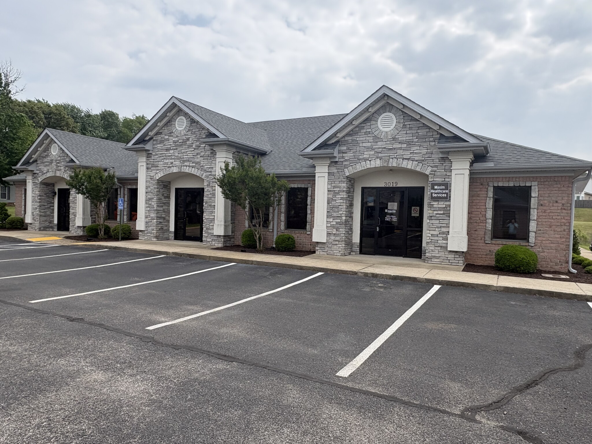 3015-3019 Greystone Sq, Jackson, TN for Rent