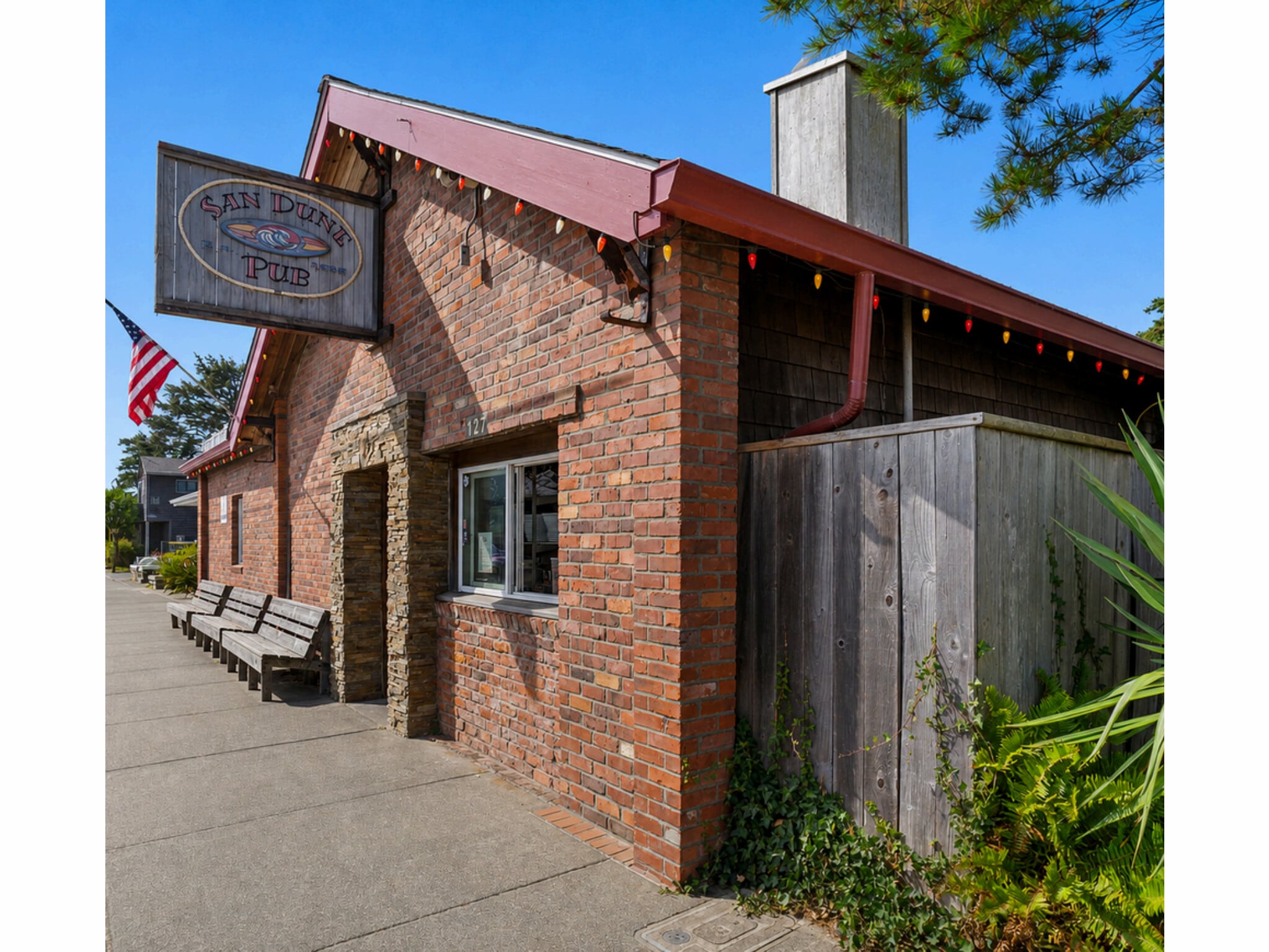 127 Laneda Ave, Manzanita, OR for Sale