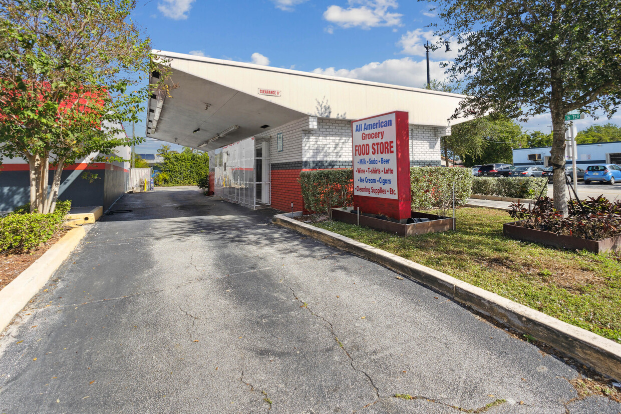 1631 E Sample Rd, Pompano Beach, FL for Sale