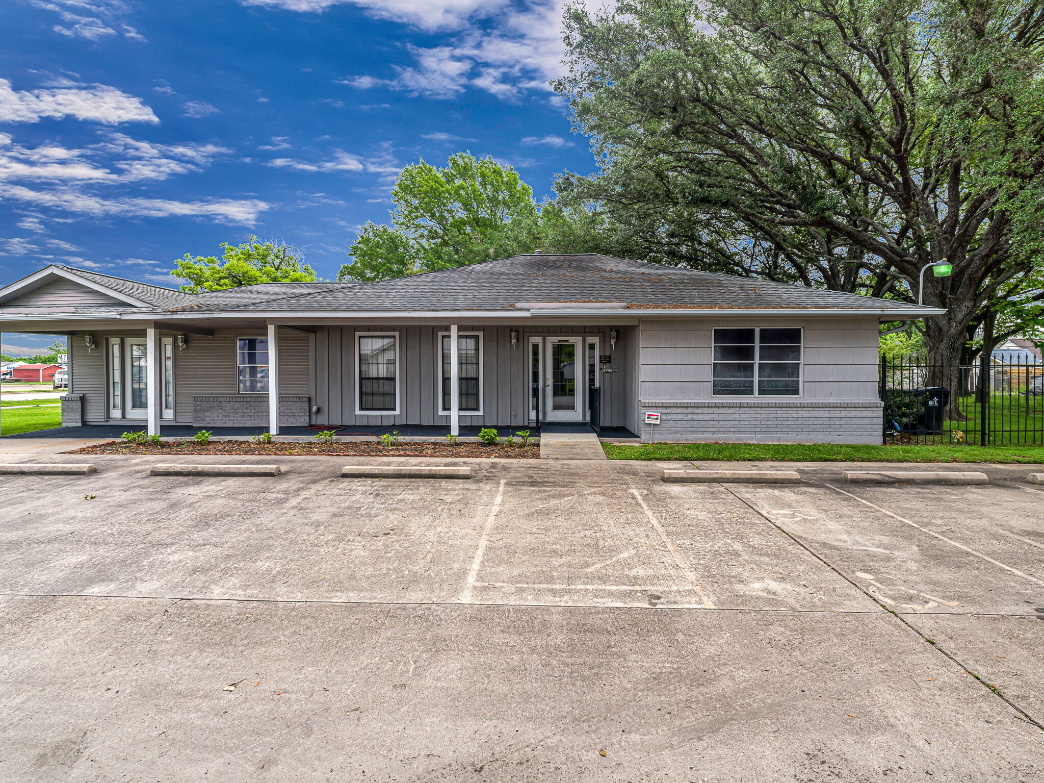 1105 San Jacinto St, Rosenberg, TX for Sale