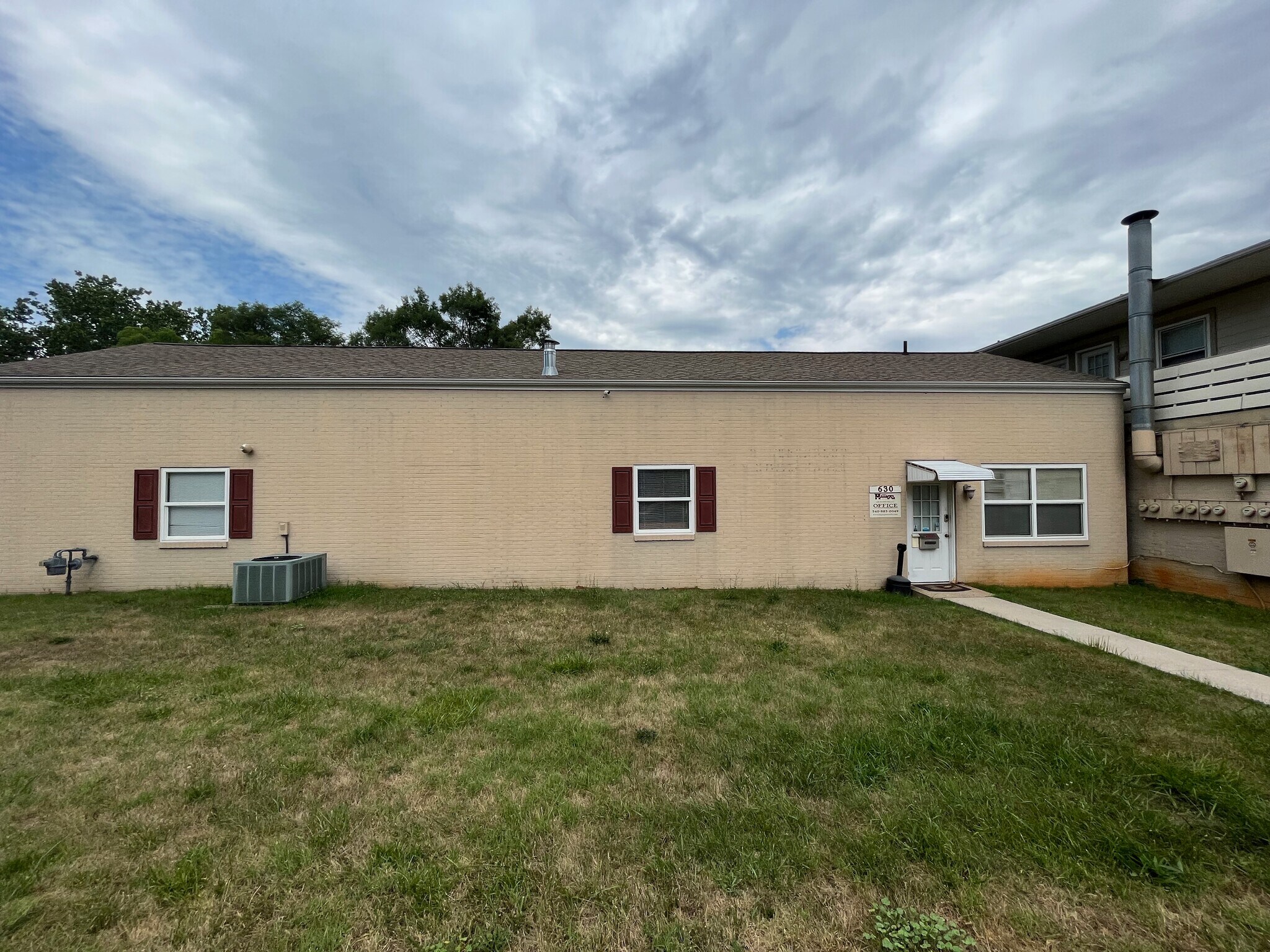 630 Charles St Staunton, VA 24401 Flex Property for Lease on