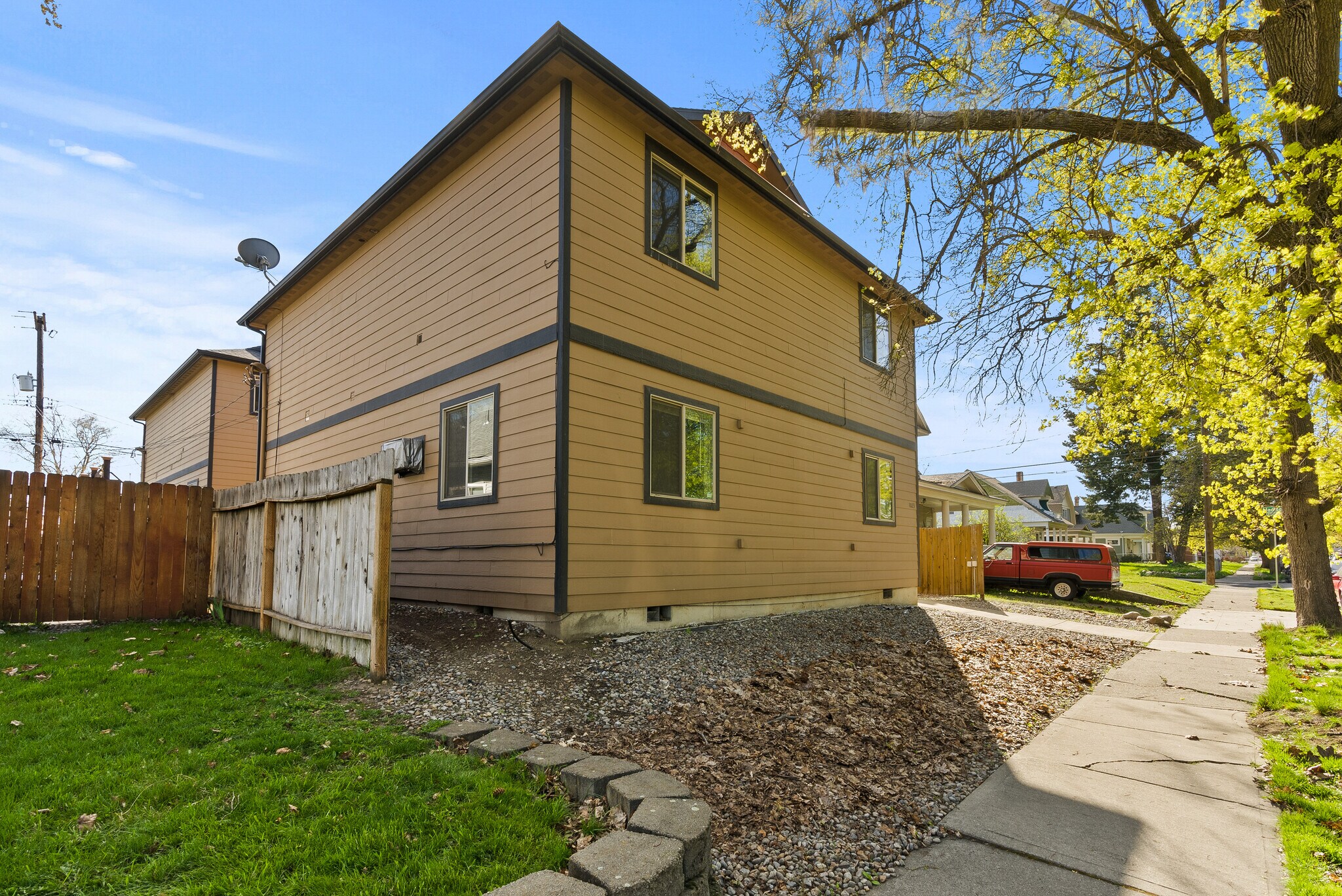 1023 W Knox Ave, Spokane, WA for Sale