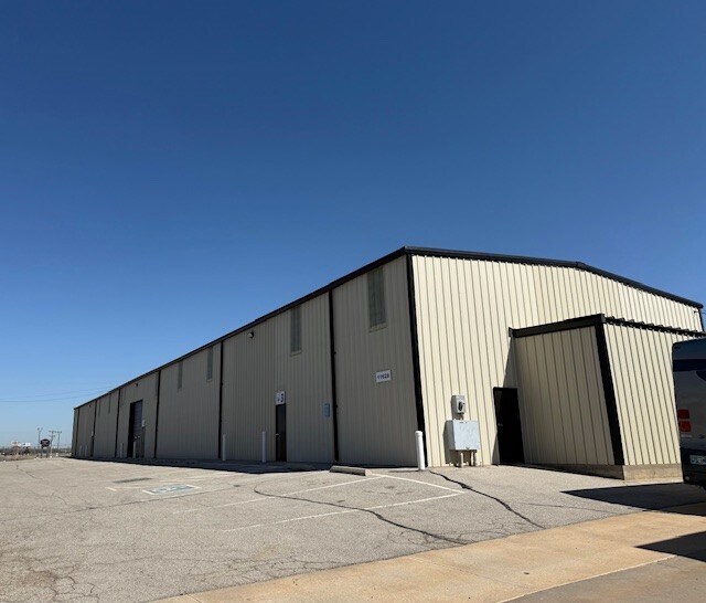 11628 N I-35 Service Rd, Oklahoma City, OK for Rent