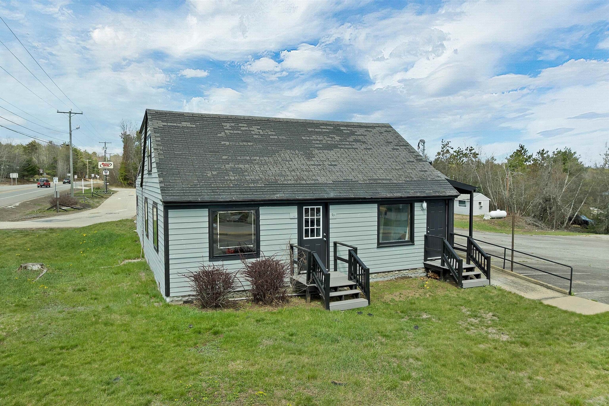 6 Main St, Farmington, NH for Sale