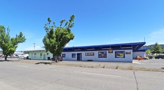 Cottage Grove, OR Storefront - 104 S Pacific Hwy