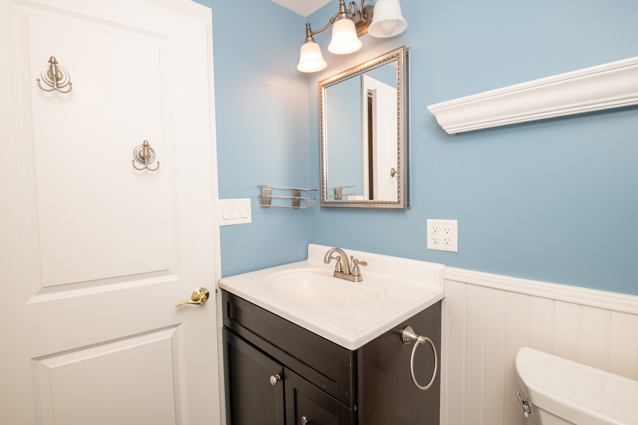 11 Linden St, Reading, MA for Sale