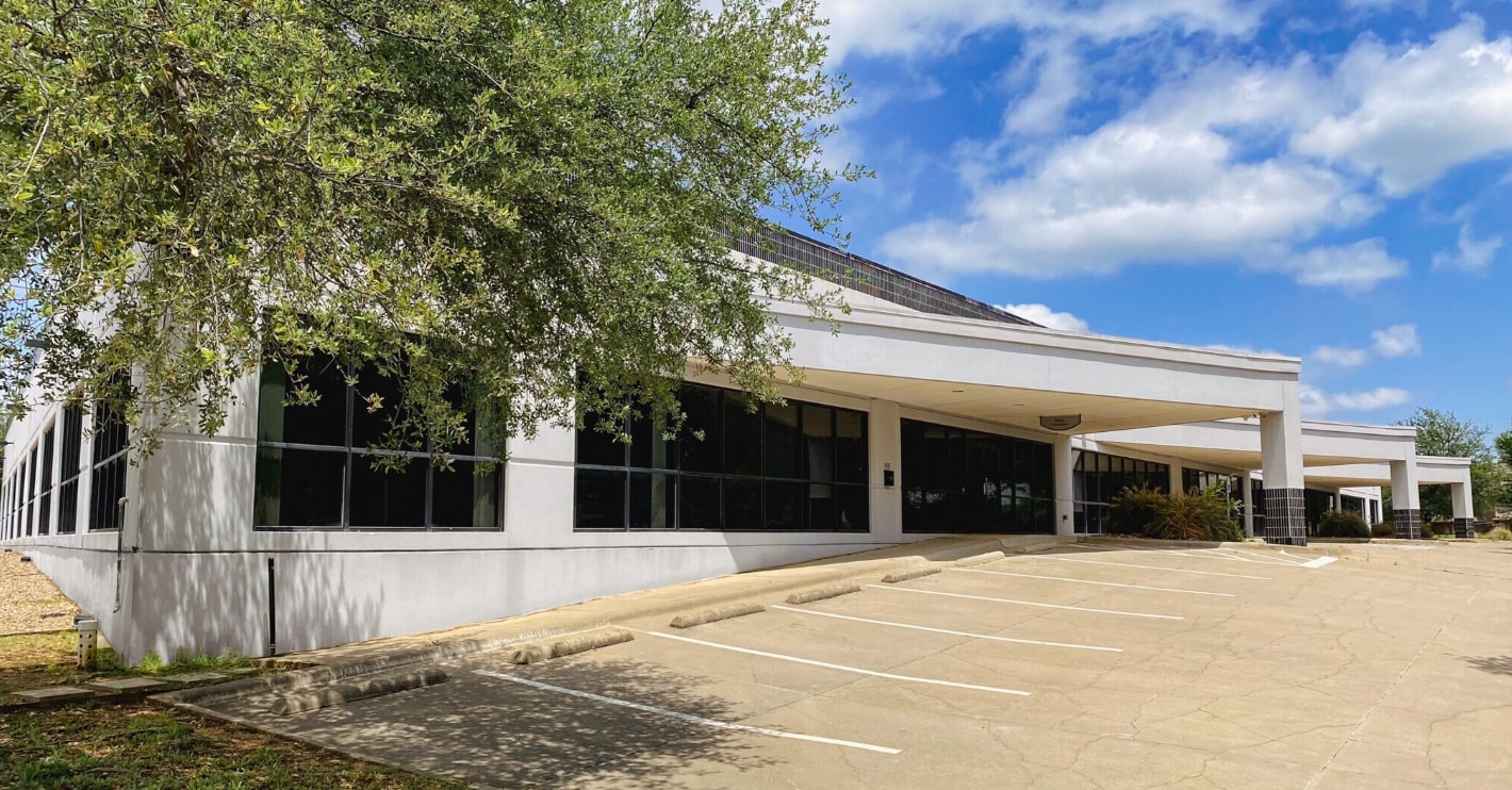 3033 W Royal Ln, Irving, TX for Sale