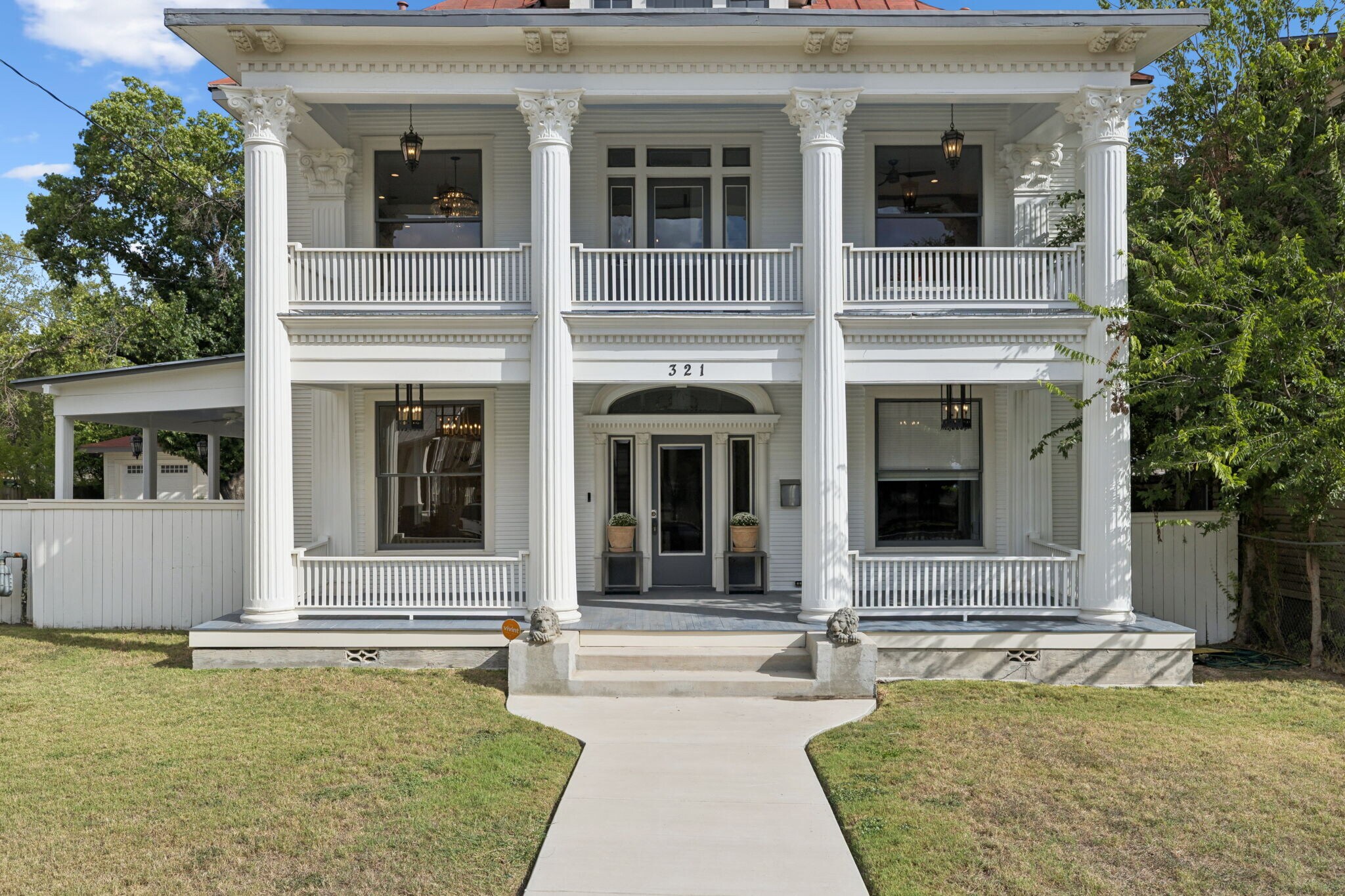 321 E Dewey Pl, San Antonio, TX for Sale