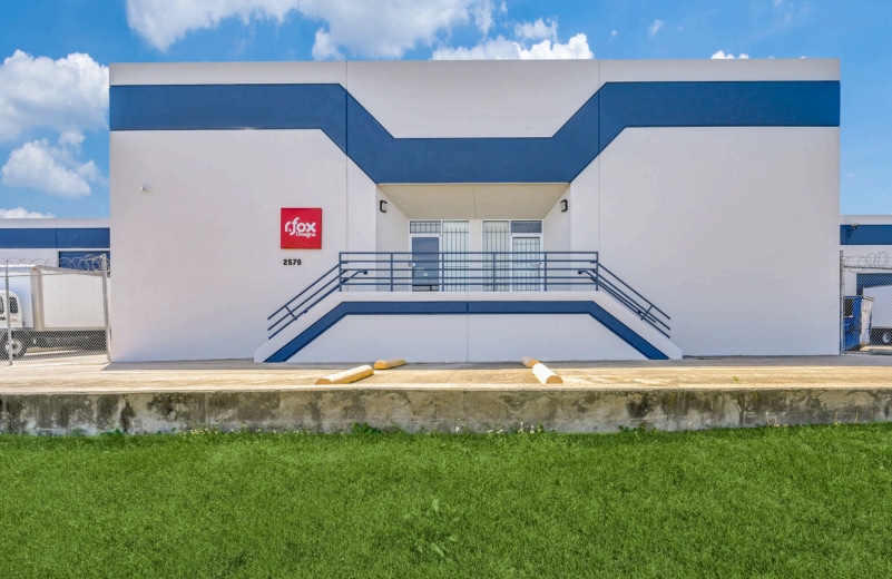 2570 W Commerce St, Dallas, TX for Sale