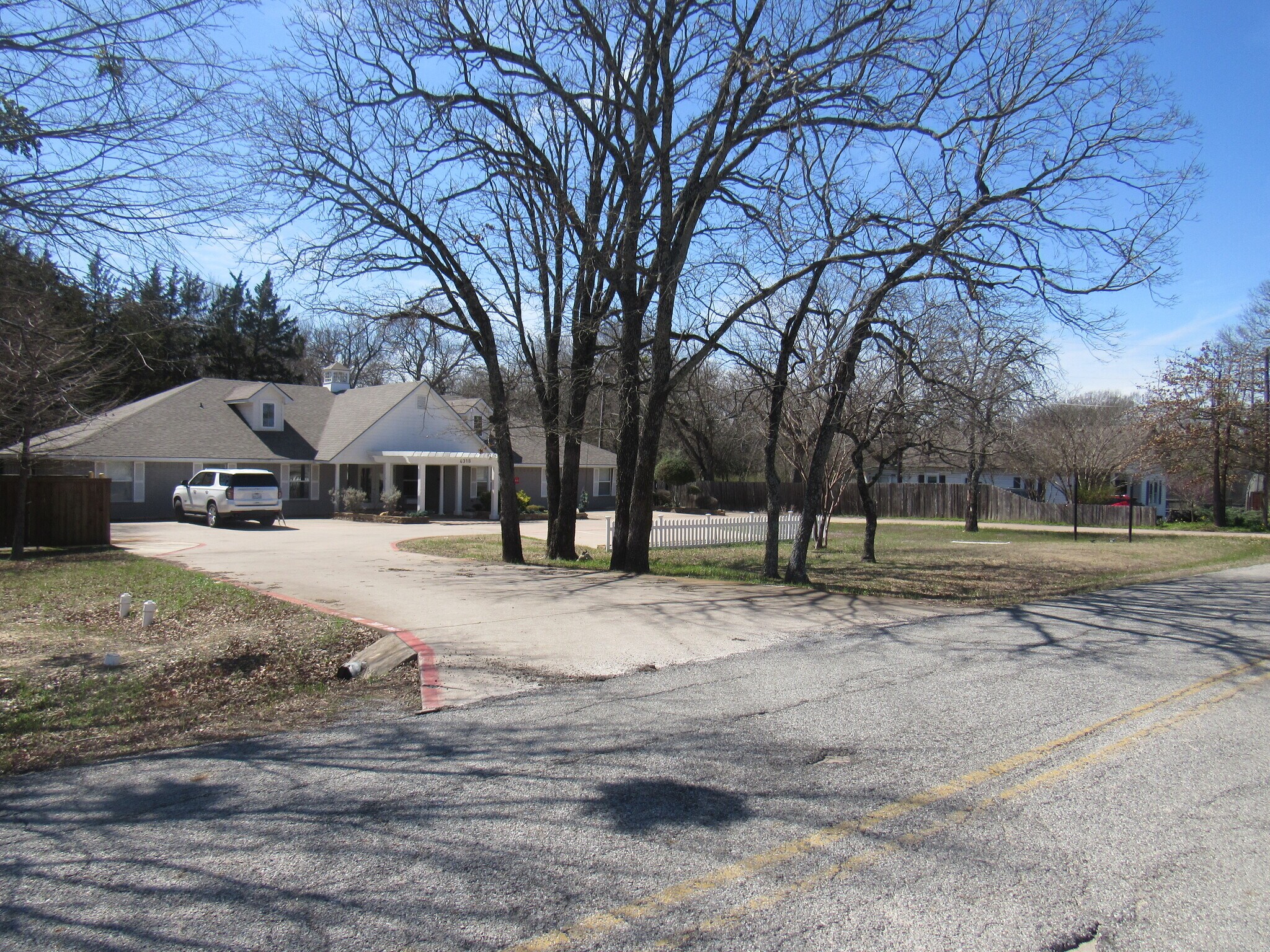 4318 W Crawford St, Denison, TX for Sale