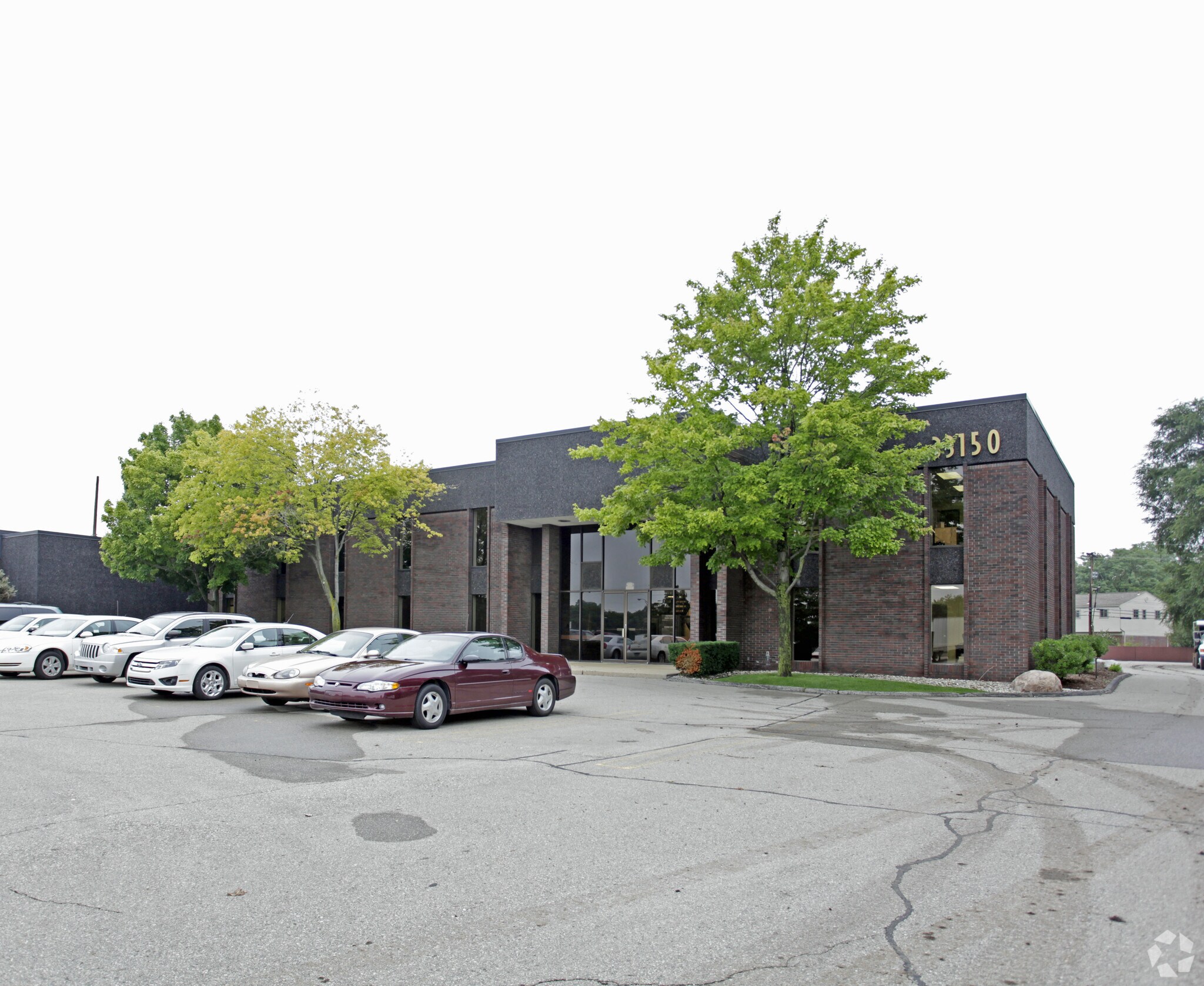 33150 Schoolcraft Rd, Livonia, MI for Rent