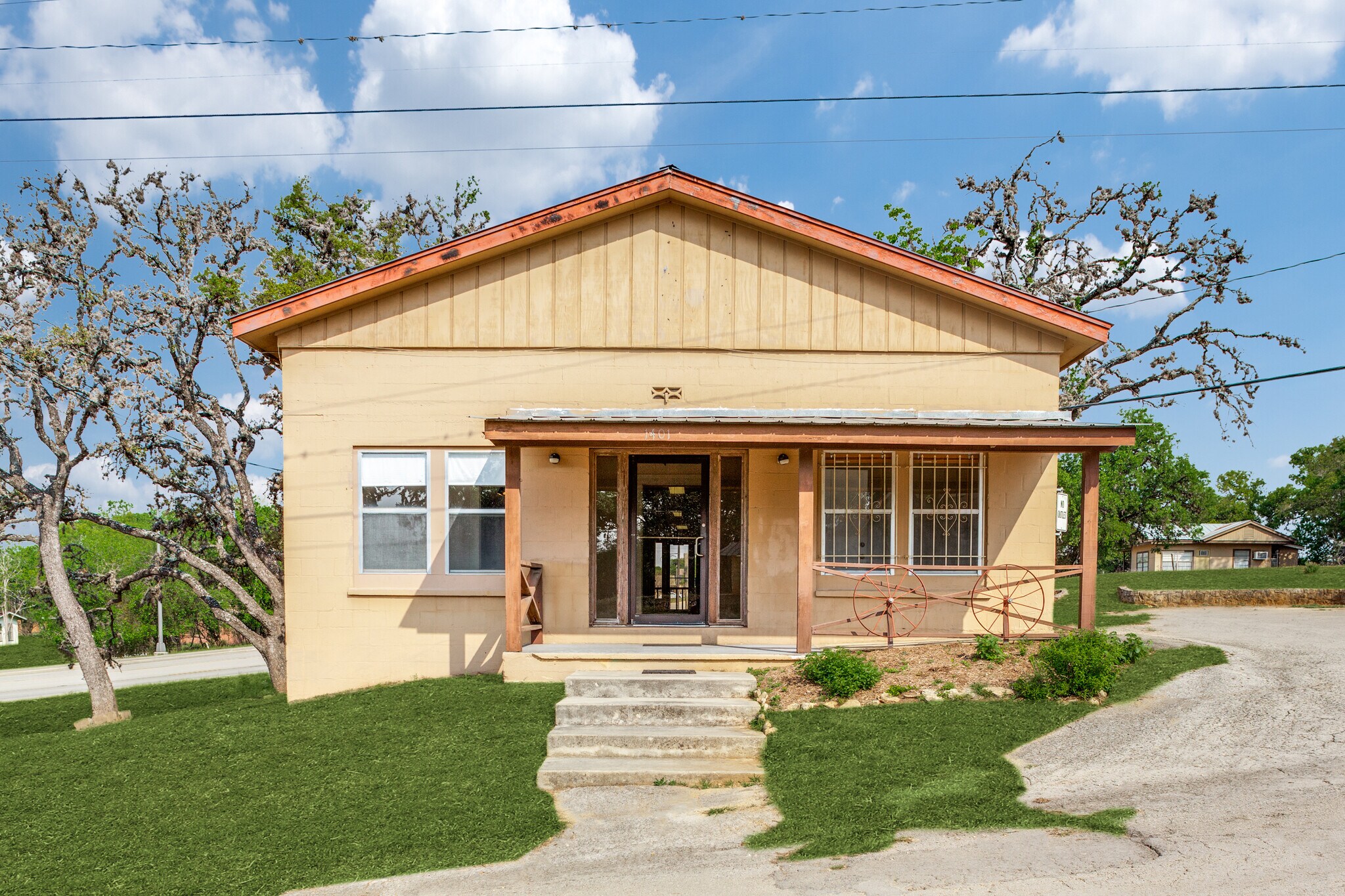 1401 Sycamore Bandera, TX 78003 Flex Property for Lease on