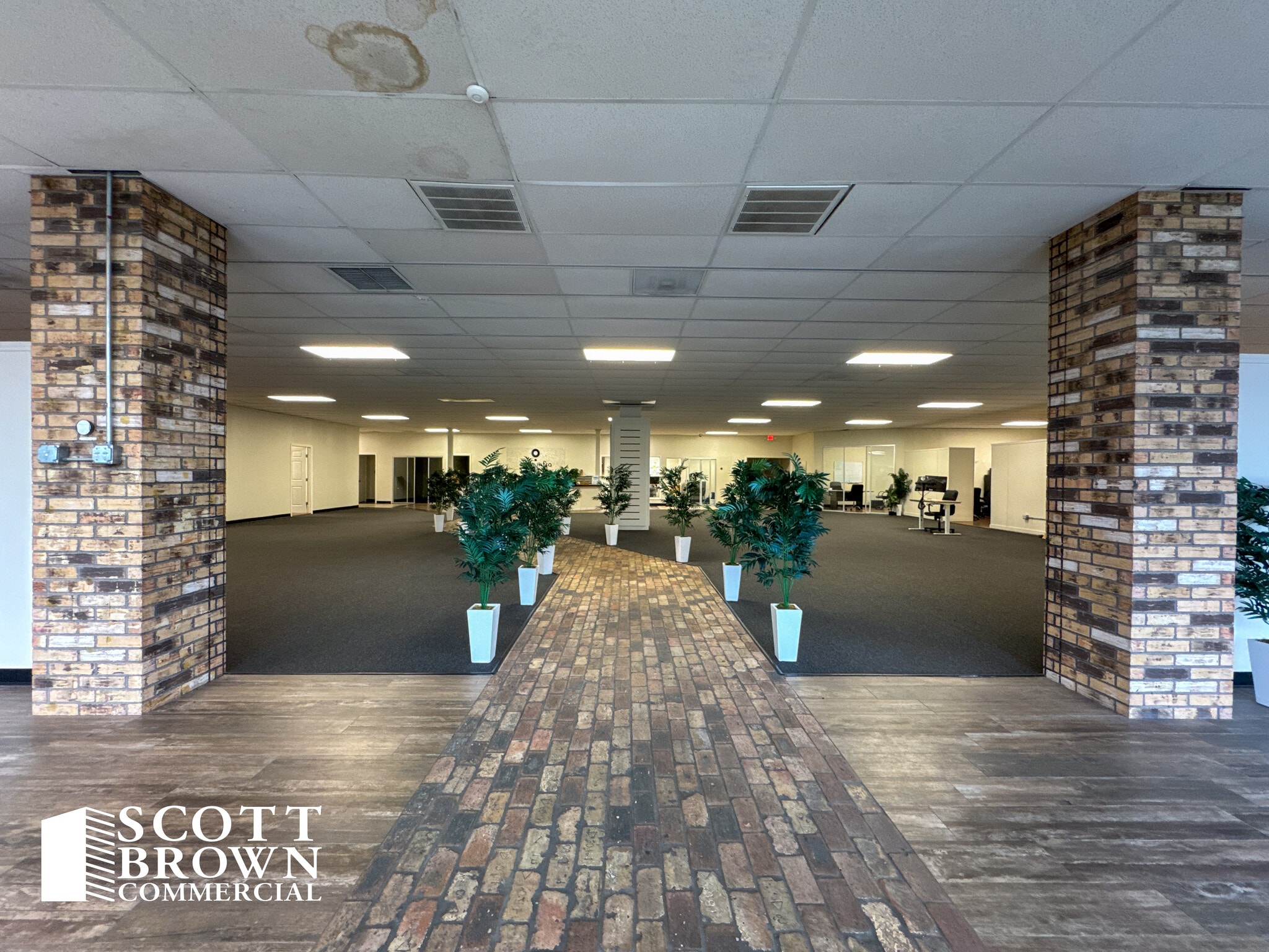 520 N Loop 288, Denton, TX for Rent