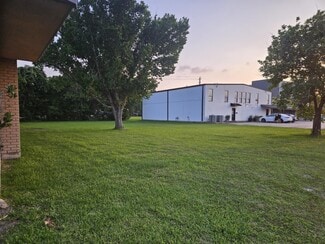 Pearland, TX Commercial - 2012 Broadway St