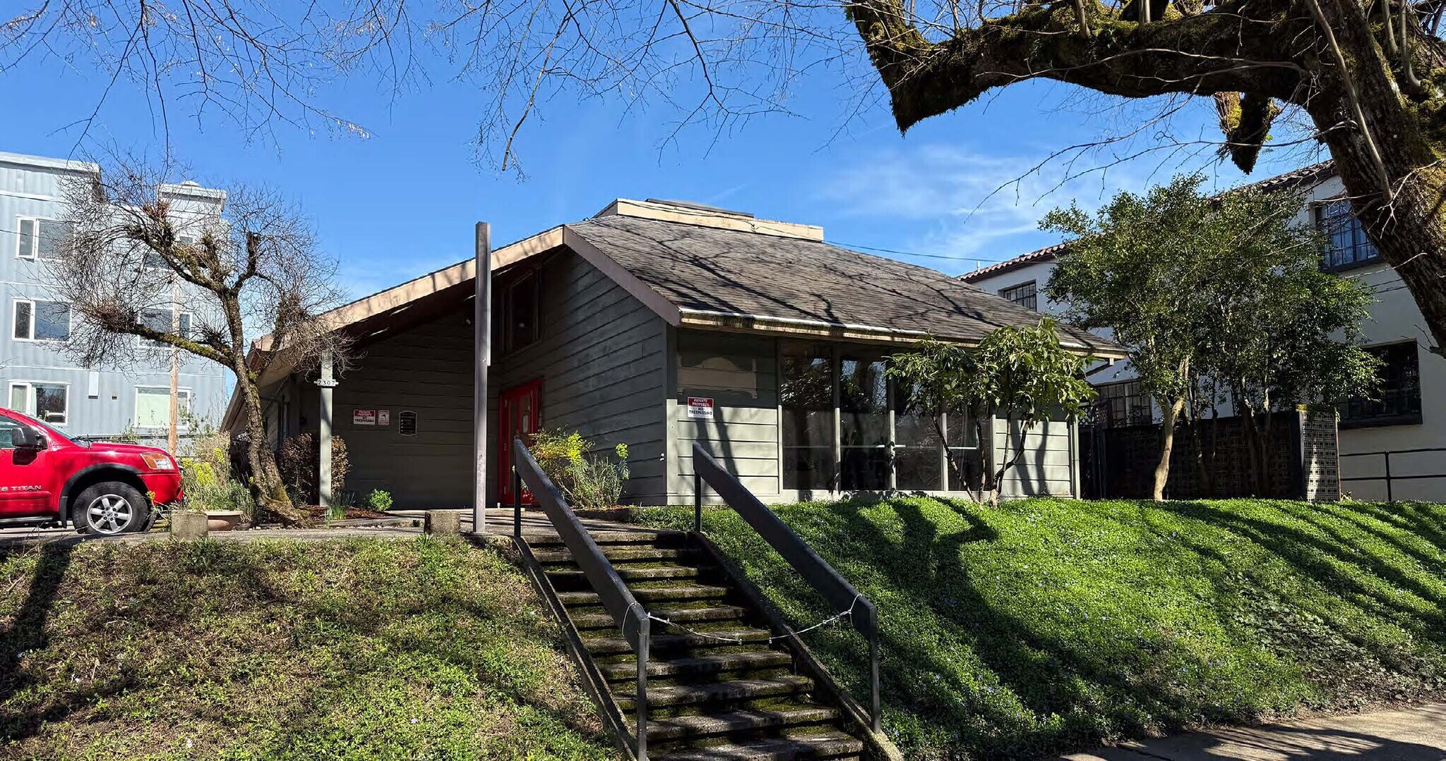 2307 NE Flanders St, Portland, OR for Sale