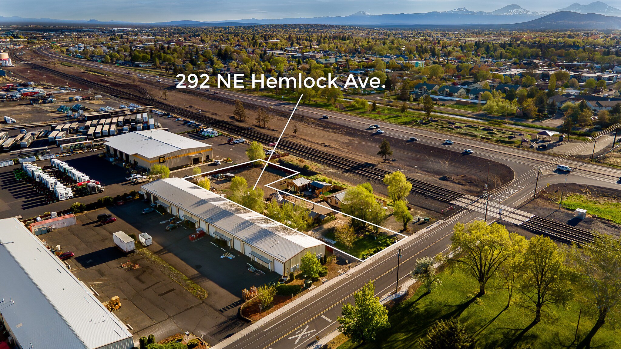 292 NE Hemlock Ave, Redmond, OR for Sale