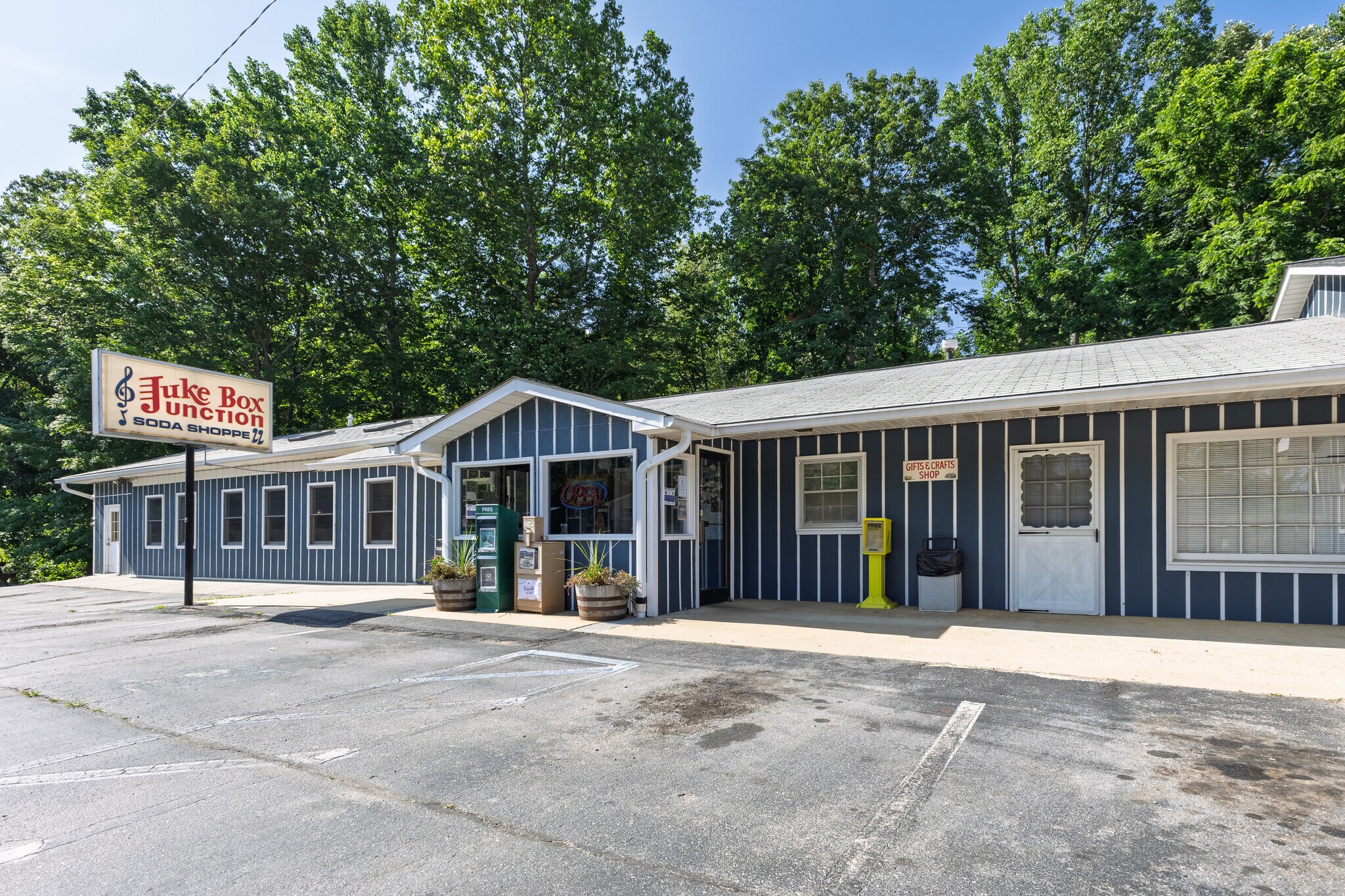 6306 Pigeon Rd, Canton, NC for Sale