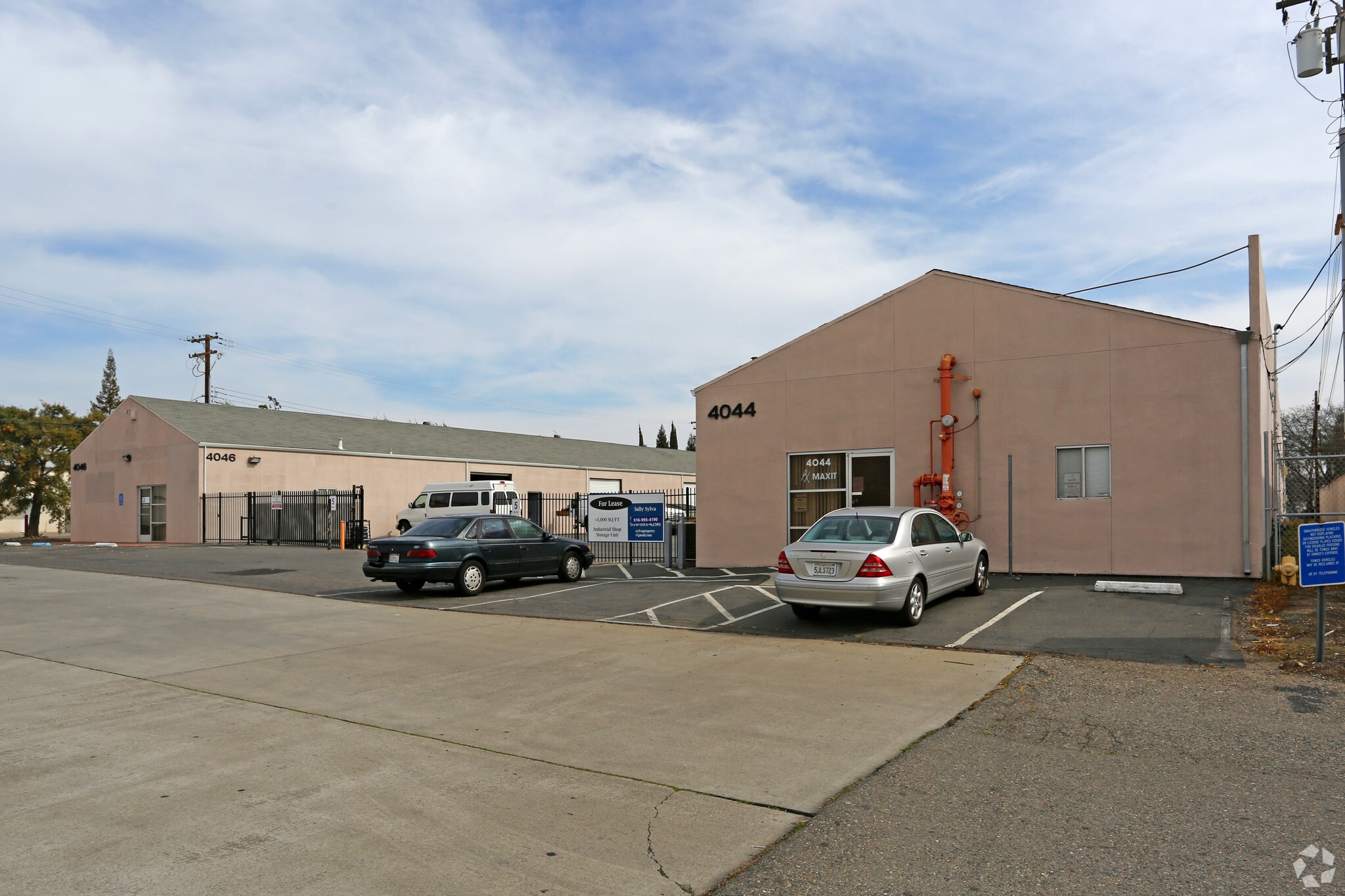 4044-4046 Wayside Ln, Carmichael, CA for Rent