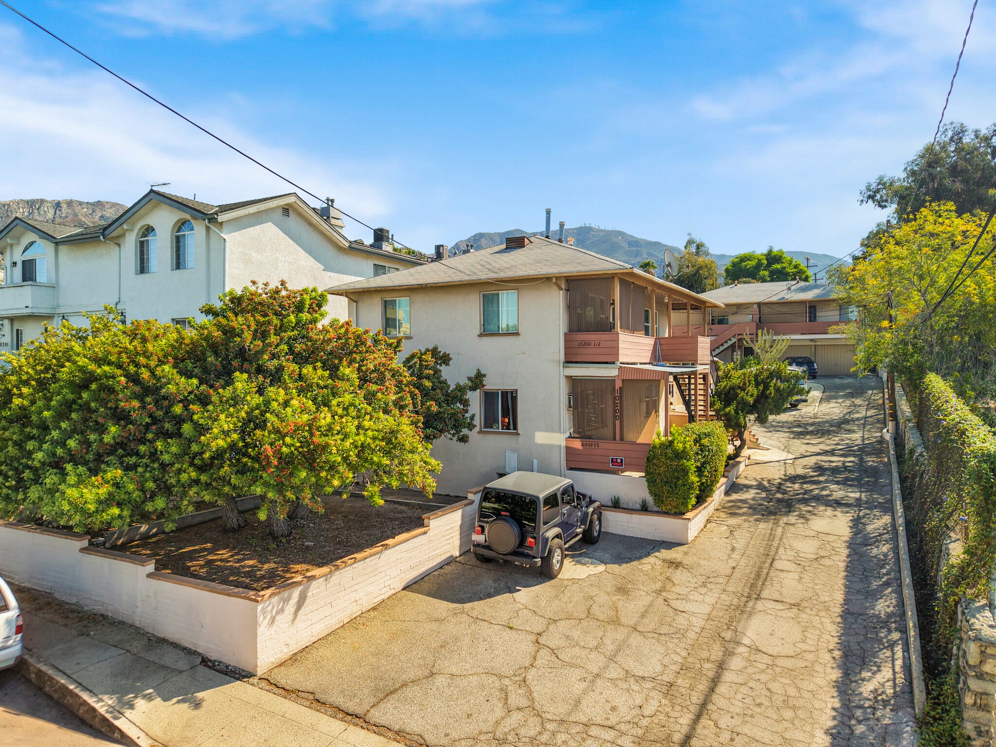 10200-10204 Pinewood Ave, Tujunga, CA for Sale