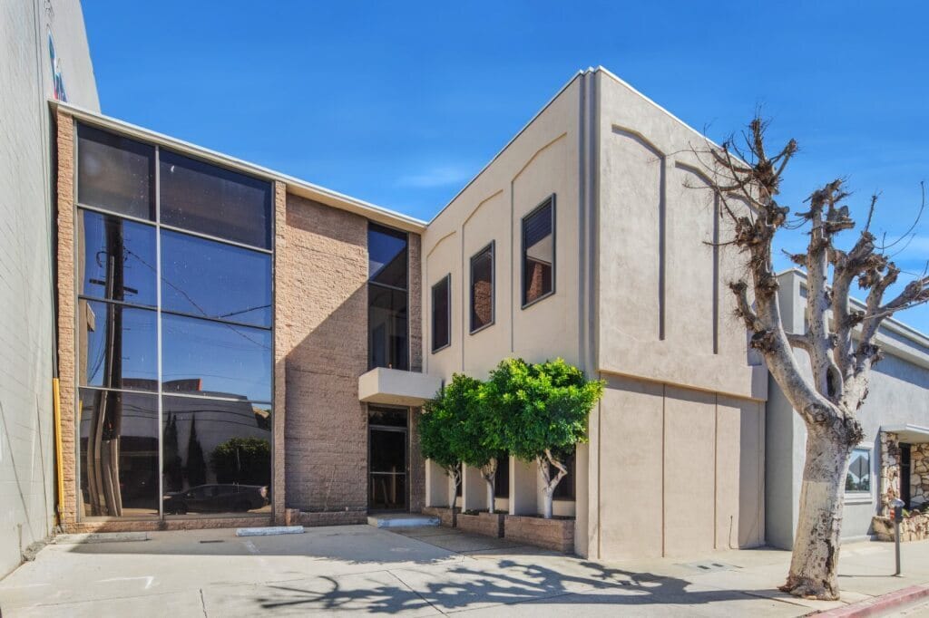 2216 S Barrington Ave, Los Angeles, CA for Rent