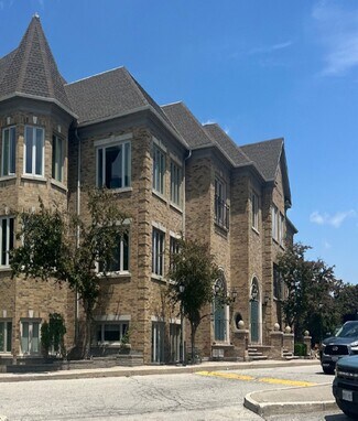 Oakville, ON Office - 406-410 N Service Rd E