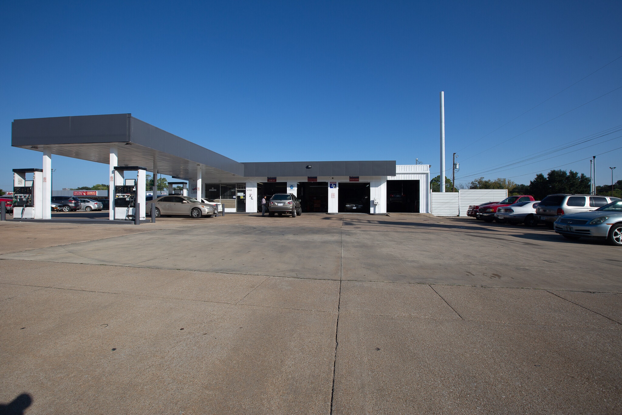6705 Meadowbrook Dr, Fort Worth, TX for Sale