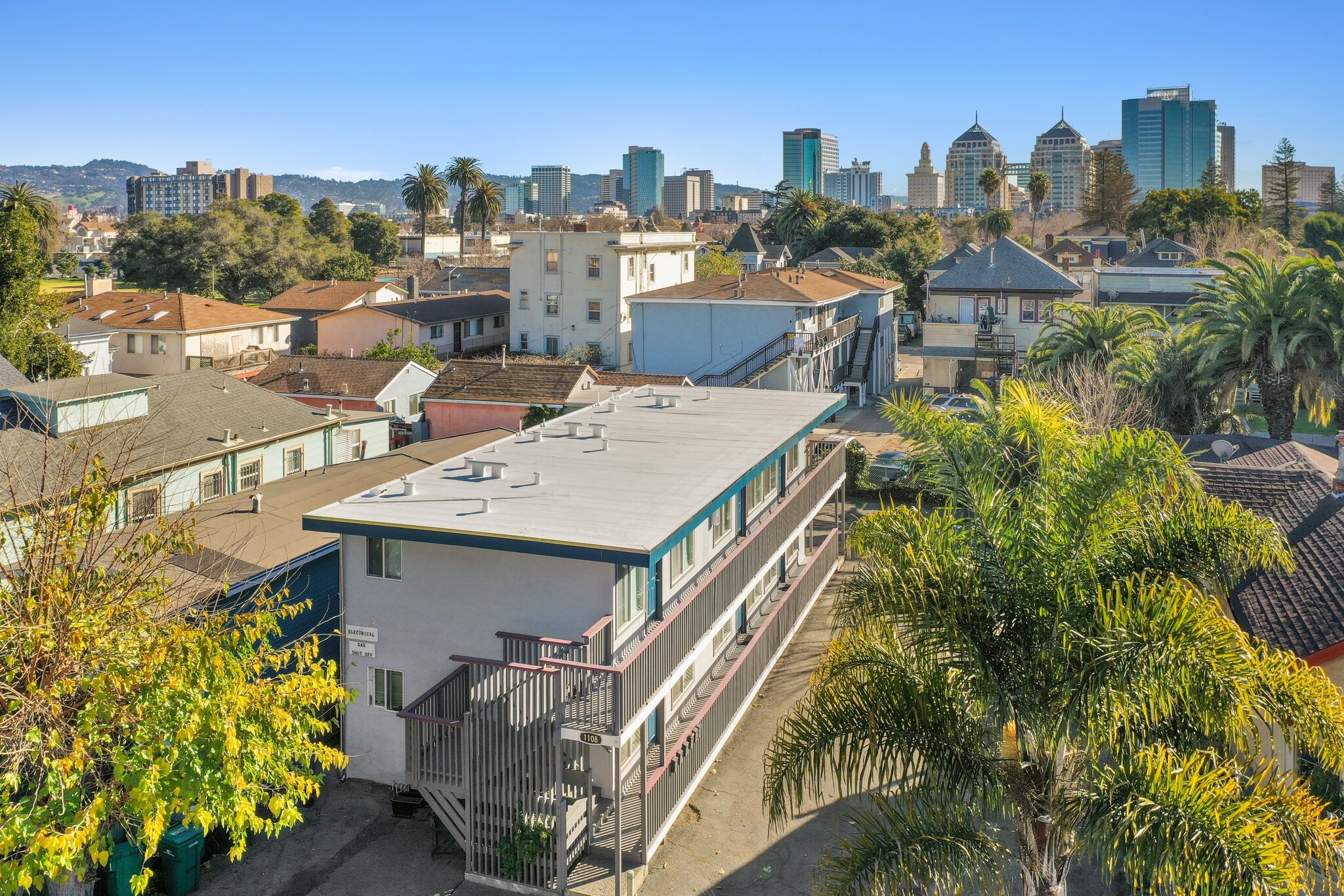 1108 Chestnut St, Oakland, CA for Sale