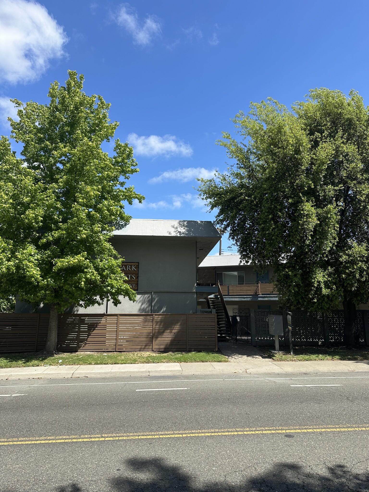 1143 43rd Ave, Sacramento, CA for Sale