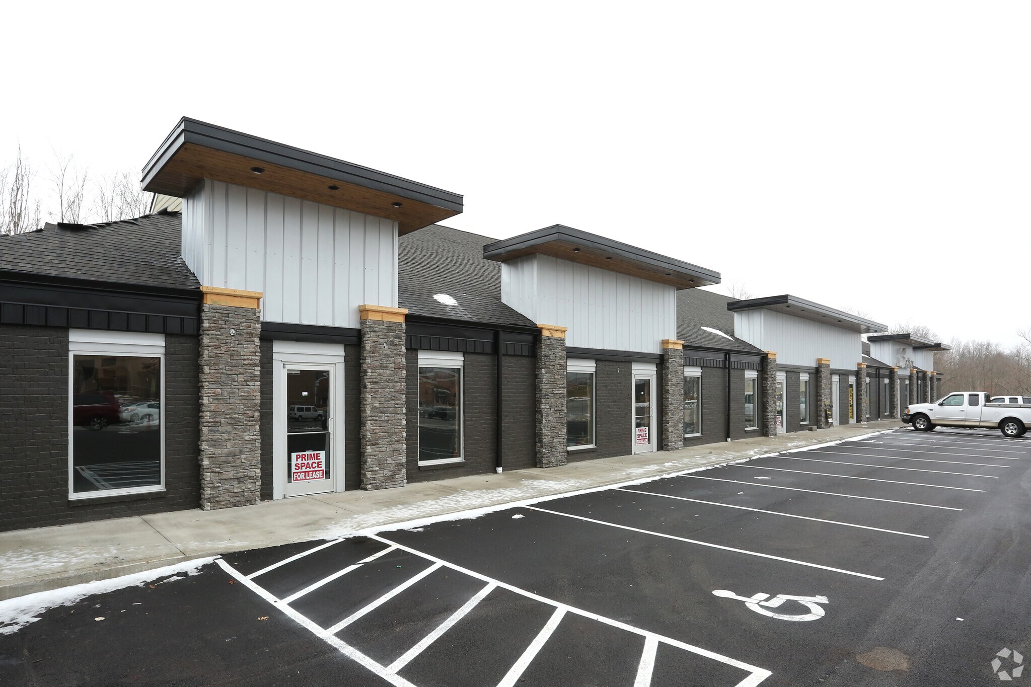 6200 Crestwood Station, Crestwood, KY for Sale