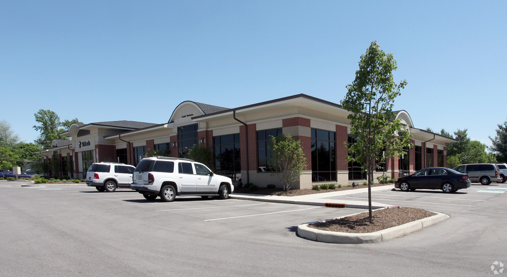 8325 E Southport Rd, Indianapolis, IN for Rent