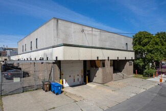 Montréal, QC Warehouse - 2325 Rue Dandurand