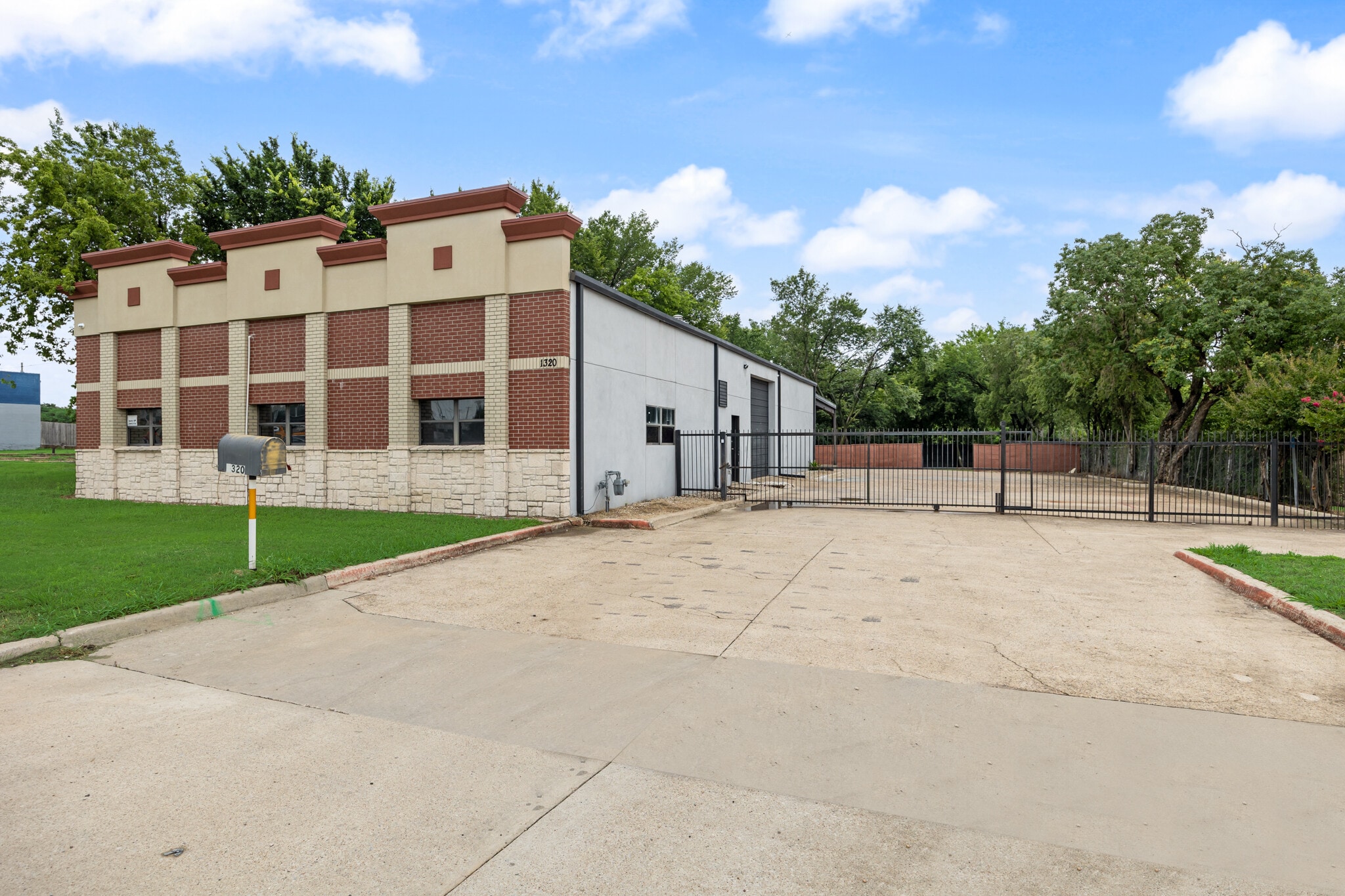 1320 US-80 E, Mesquite, TX for Sale