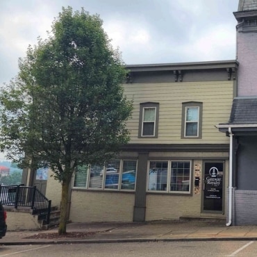 114 E Main St, Saint Clairsville, OH for Rent