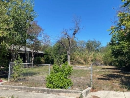 633 Arbor Pl, San Antonio, TX for Sale